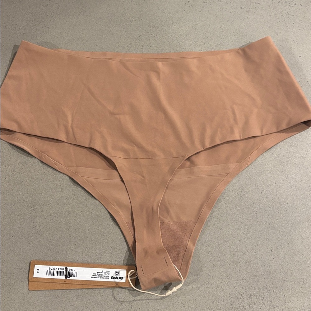 SKIMS Fits Everybody High Waist Thong - Picture 6 of 7